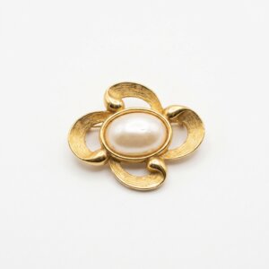 Vintage Gold-Tone Pearl Brooch
