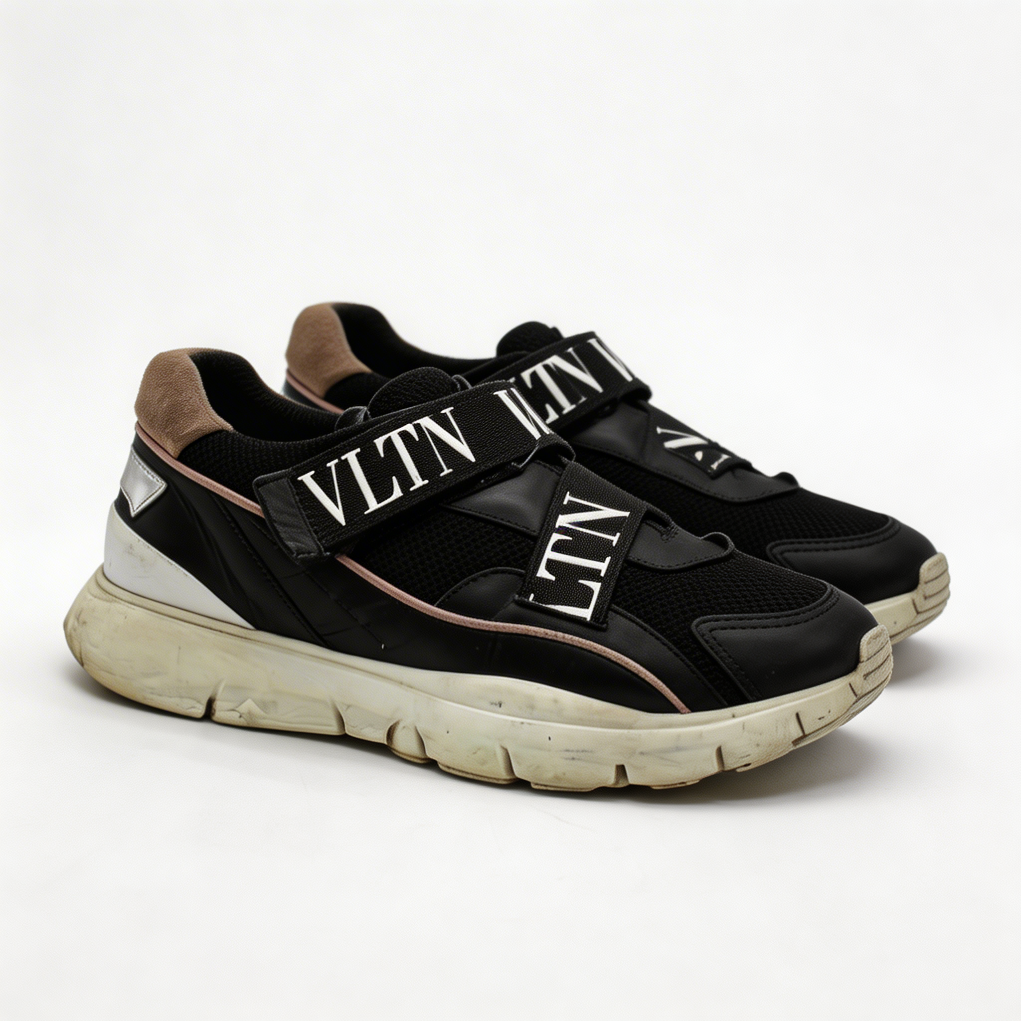 Touch Strap Logo Sneakers - 39